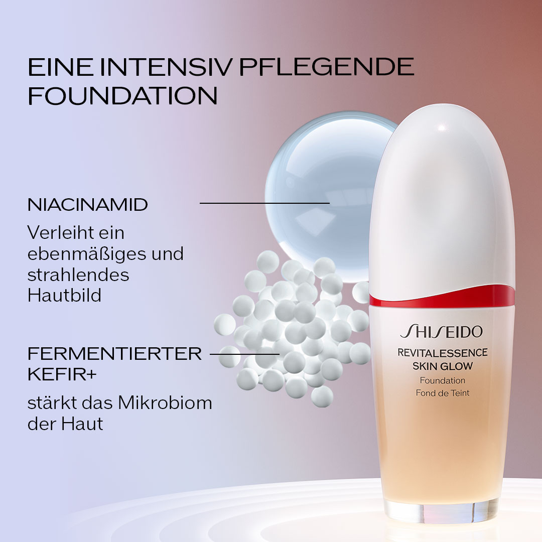 Revitalessence Skin Glow Foundation SPF30, 110 Revitalessence Skin Glow Foundation SPF30, 110